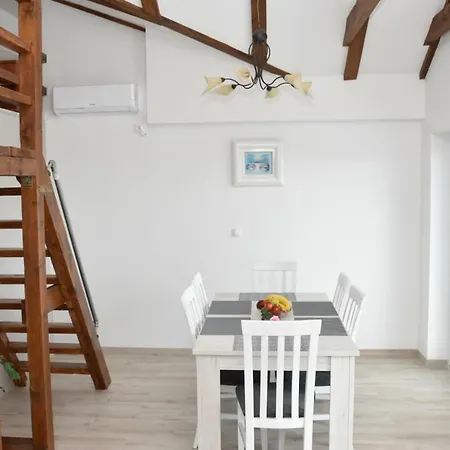 Niko Apartment *