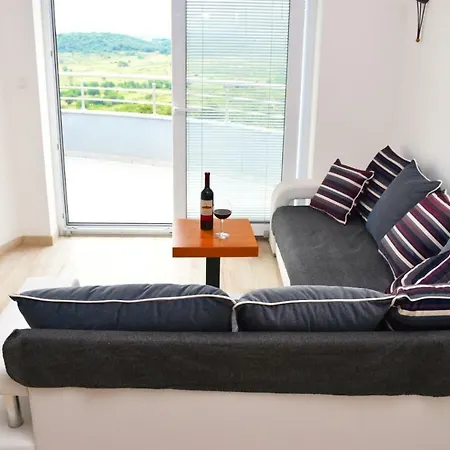 Niko Apartment *