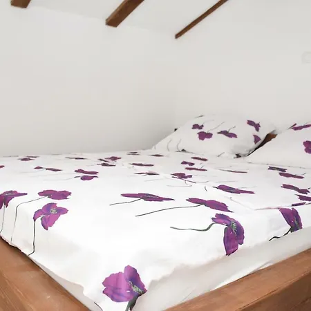 Niko Apartment