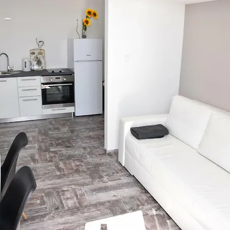 Niko Apartment